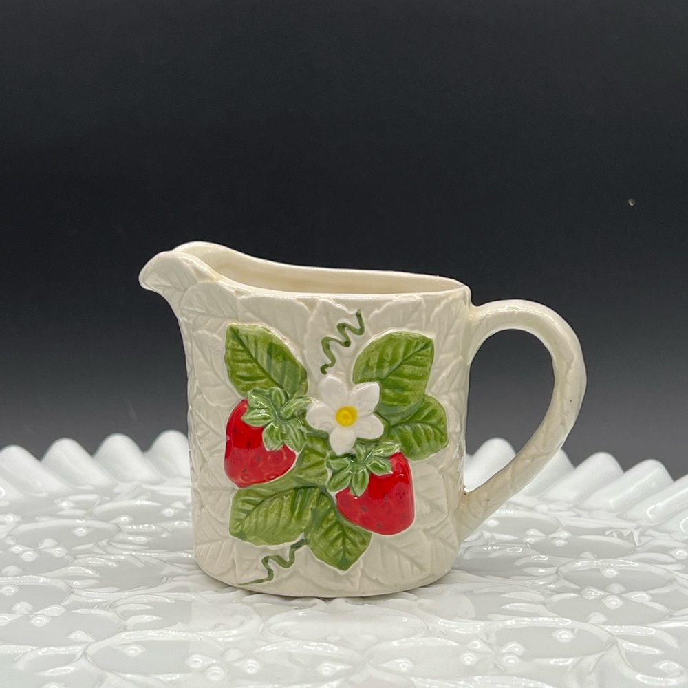 Sears and roebuck strawberry creamer